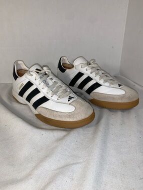 Adidas Men’s White/Black Samba Sneakers with Gum Sole